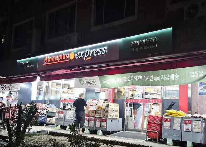 Hongik Entrance Station 11 People Luxury House 2bathrooms 4 Ooftop Exclusive Use Daire *