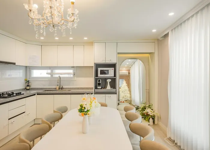 Hongik Entrance Station 11 People Luxury House 2bathrooms 4 Ooftop Exclusive Use Daire Seul