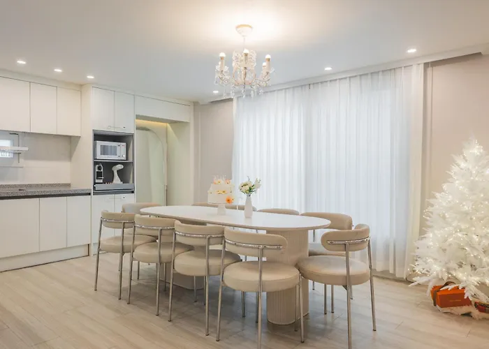 Hongik Entrance Station 11 People Luxury House 2bathrooms 4 Ooftop Exclusive Use Daire Seul